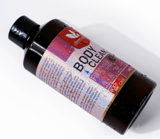 药用不干胶标签材质解析与选型指南